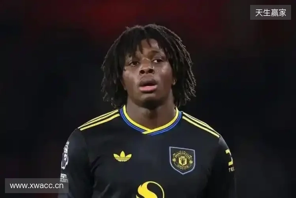 TA:曼联球员多古腿筋受伤,预计伤缺10周 TA:曼联球员多古腿筋受伤,预计伤缺10周