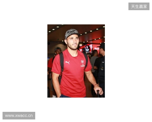 英超官方晒出图片：阿森纳U15全员抵达北京