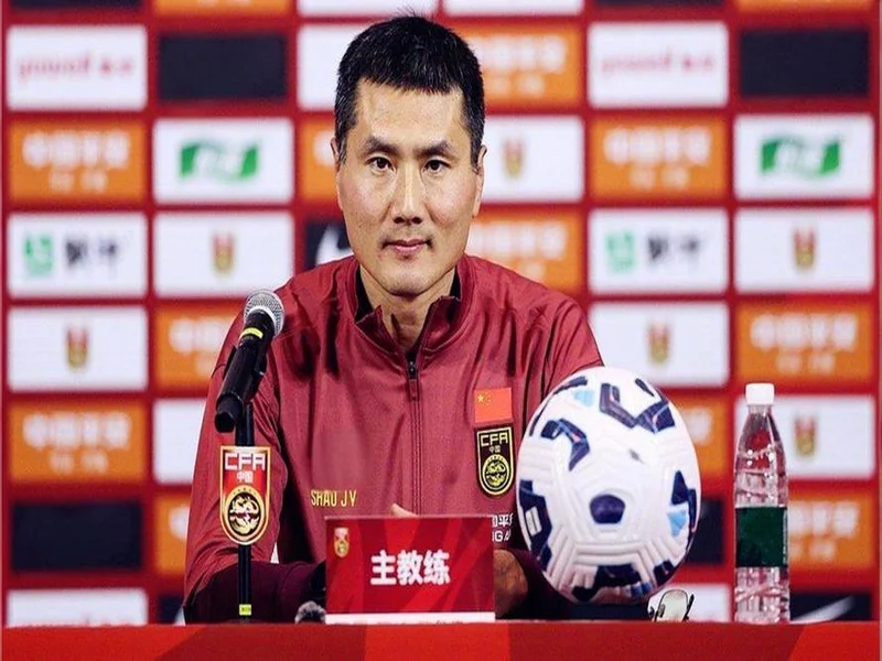 邵佳一:国足没有梅西C罗姆巴佩,不可能把球给一个人就解决问题